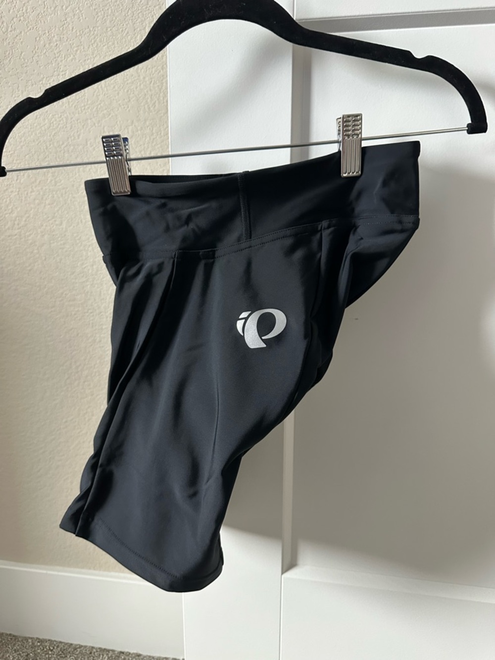 Pearl Izumi Black Women's Bike Shorts with White Logo